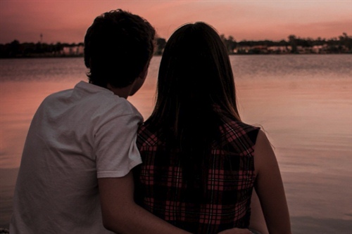 朋友圈公布恋情的说说 谈恋爱朋友圈公布说说