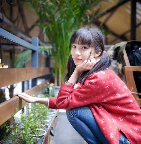女孩子自拍发朋友圈的沙雕句子