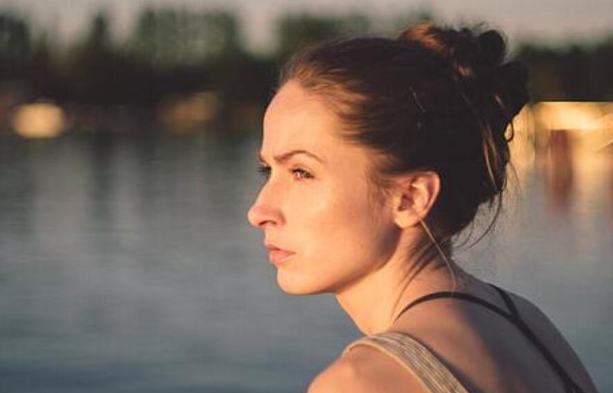 苦中作乐的诗句（35句苦中作乐的诗句精选）