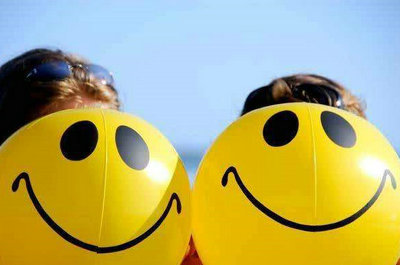 再烦也别忘微笑，再急也要注意语调