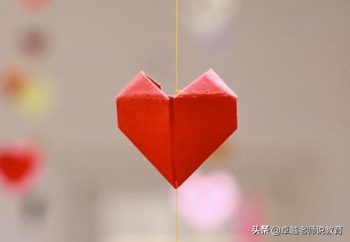 作文老师推荐:小学六年级写人精选范文《美丽的心灵》(3篇)