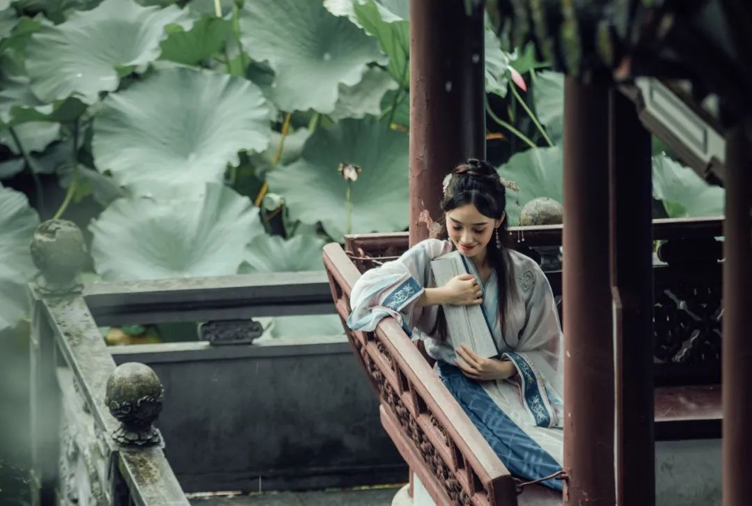 适合春天发朋友圈的诗句,浪漫又唯美