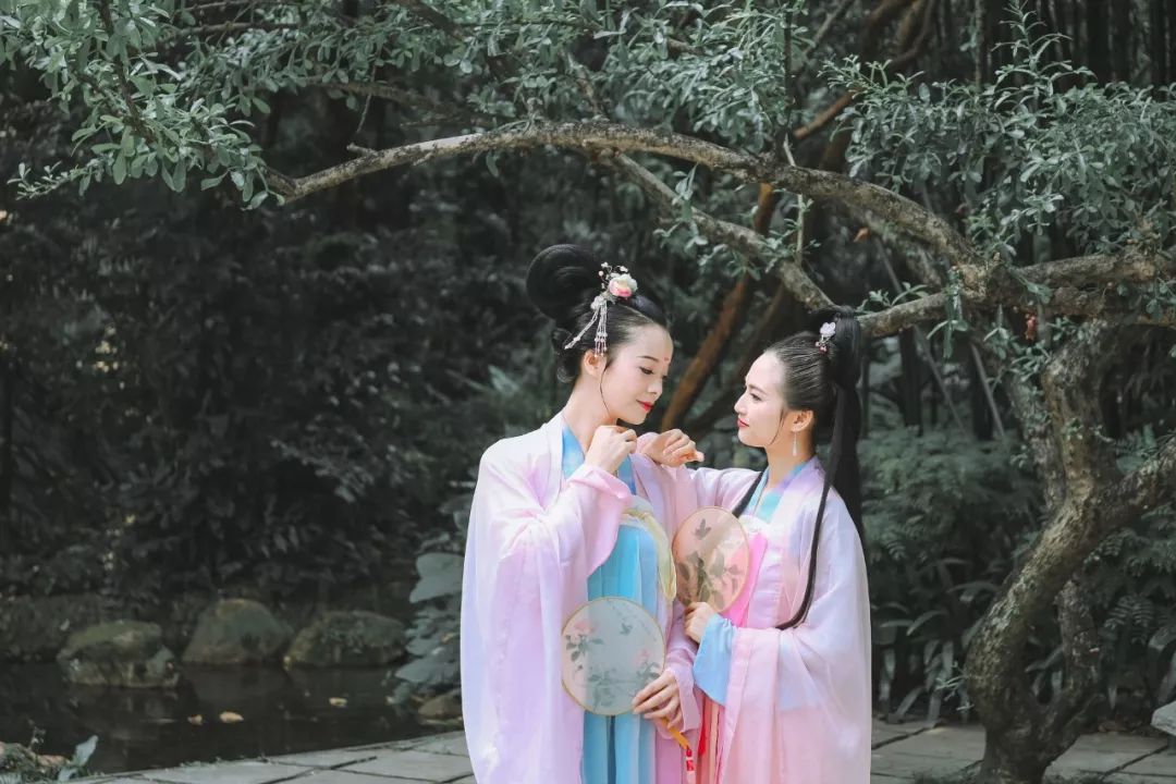 十首端午诗词，有习俗，有欢乐，有感伤