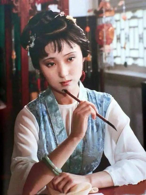 都云作者痴,谁解其中味:《红楼梦》经典诗词全赏析