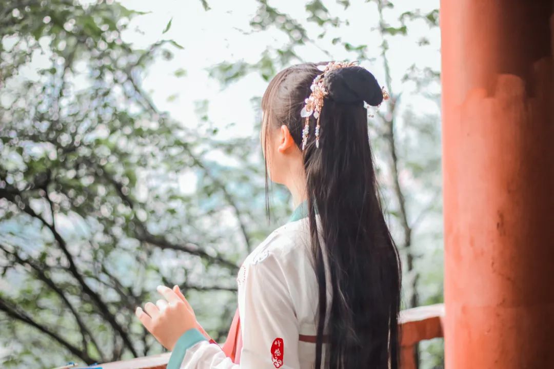 12个“惊艳千年”的浪漫诗句,值得一生一世的收藏