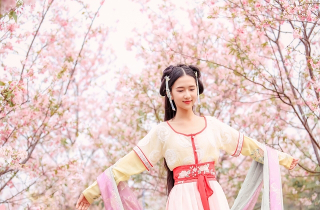 朋友圈秀老婆的话语 公开恋情甜甜的文案