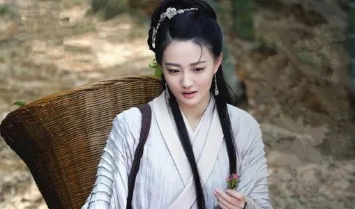 10首才女诗词,优雅了时光,温柔了岁月