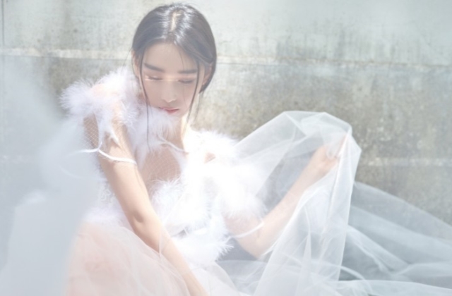 发女朋友的照片到朋友圈怎么说 晒男友照片配的说说文案短句子