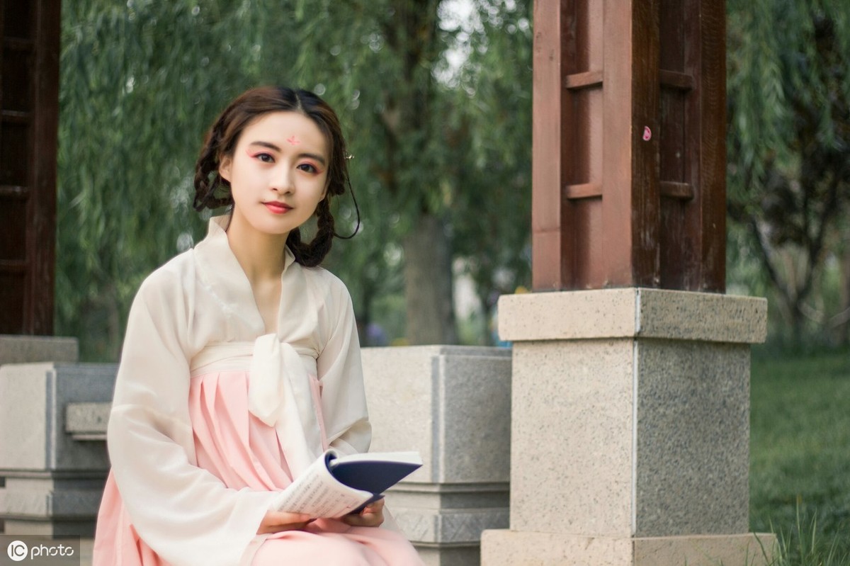 飞花令“丽”,您能接几句?三月三日天气新,长安水边多丽人