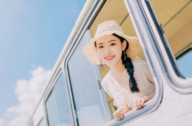 适合第一次公开恋爱的说说 公布恋情的朋友圈文案幽默
