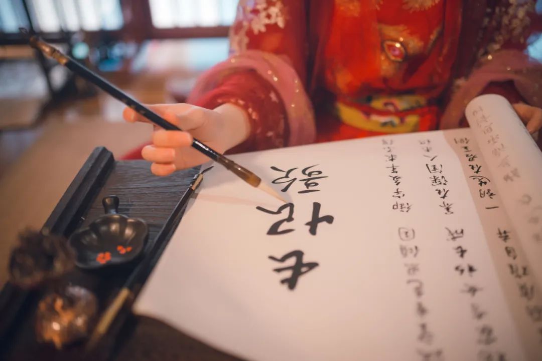 一句诗词说“我爱你”:古诗词里的12句至美情话,太绝了