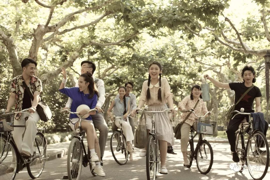 赏析诗朗诵《青春万岁》